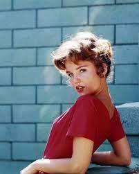 Explain Tuesday US actress married to Dudley Moore from 1975 80 (4