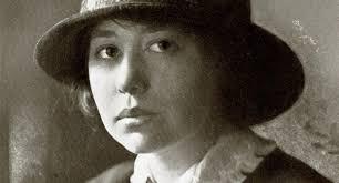 Explain Zoe Pulitzer Prize for Drama winner for 1935 stage play The